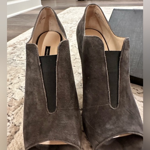 French Connection Women's Charcoal Peep Toe Booties, GREAT condition - Picture 5 of 6